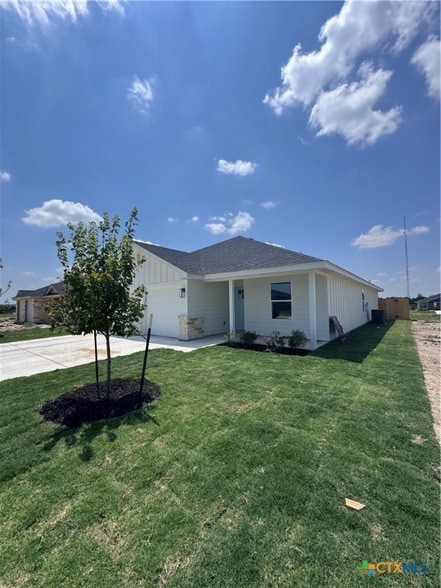 property at 907 Smoke Tree Ln