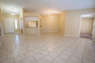 4864 Loma Loop in Sierra Vista, AZ - Building Photo - Building Photo