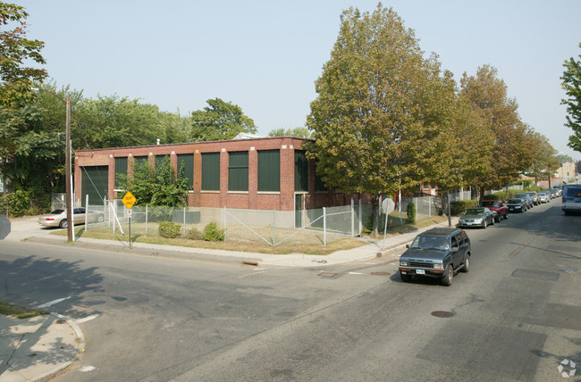 1841 Broad St in Hartford, CT - Building Photo - Other