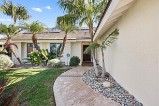 7912 El Astillero Pl in Carlsbad, CA - Building Photo - Building Photo