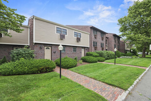 Shaker Glen Village Apartments