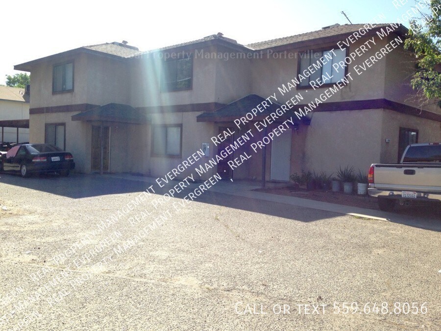 1080 Stonegate Cove Dr-Unit -A in Porterville, CA - Building Photo