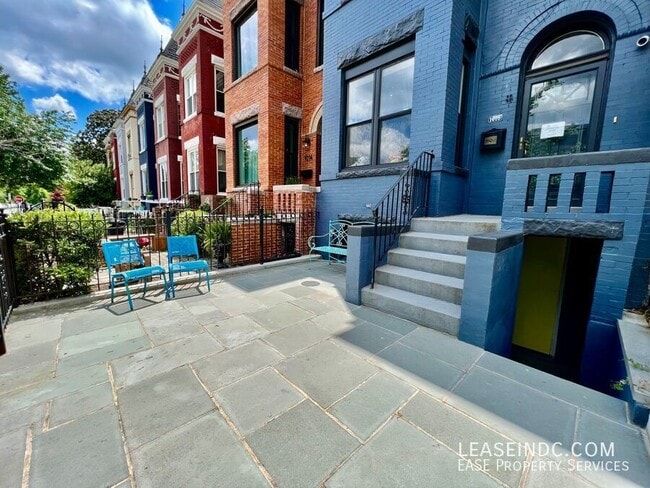1016 11th St NE in Washington, DC - Foto de edificio - Building Photo