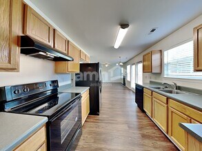 1749 E Ridge Heights Dr in Fuquay Varina, NC - Building Photo - Building Photo