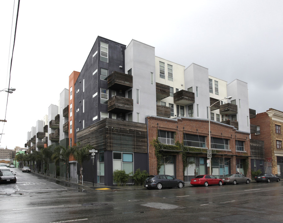 Folsom Dore Apartments in San Francisco, CA - Foto de edificio