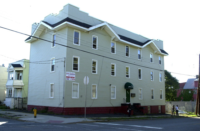 355 S 20th St in Newark, NJ - Foto de edificio - Building Photo