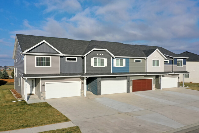 Cottagewood Townhomes in Fargo, ND - Foto de edificio - Building Photo