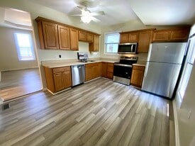 232 S Main St in Edwardsville, IL - Building Photo