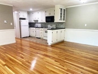 222 School St in Walpole, MA - Building Photo - Building Photo