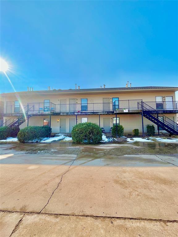 property at 1901 E Lindsey St