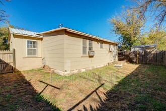 807 W 5th St in Wolfforth, TX - Building Photo - Building Photo