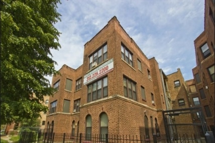 Central Woodlawn Apartments in Chicago, IL - Building Photo