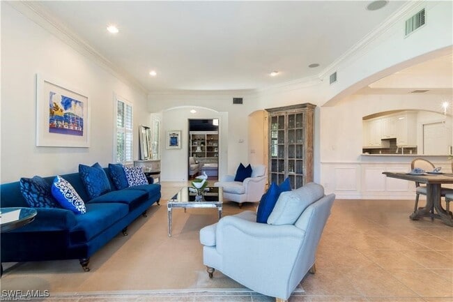 property at 2864 Tiburon Blvd E