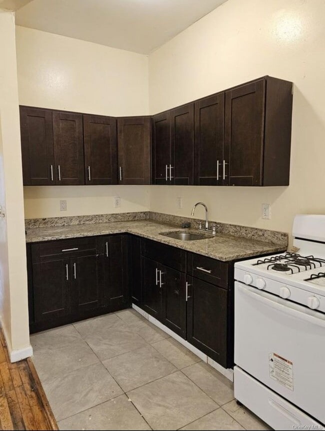 property at 873 Elsmere Pl