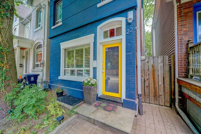22 Cummings St in Toronto, ON - Building Photo - Building Photo