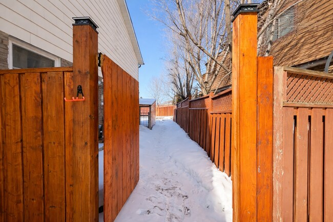 10 Salisbury Cir in Brampton, ON - Building Photo - Building Photo