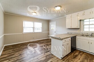 2303 Wachovia Dr in Greensboro, NC - Building Photo - Building Photo