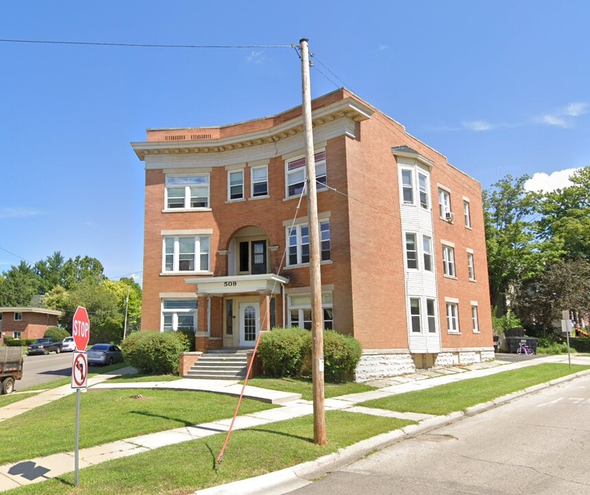 509 E Milwaukee St in Janesville, WI - Building Photo