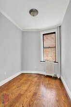 330 E 35th St in New York, NY - Building Photo - Building Photo
