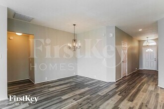 1106 Sun Prairie Dr in Houston, TX - Building Photo - Building Photo