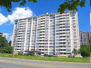 Canyon Towers in Toronto, ON - Building Photo - Building Photo