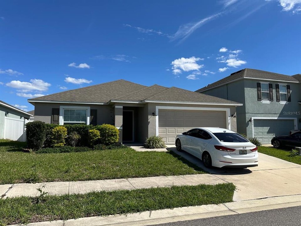 421 Pinecrest Loop in Davenport, FL - Building Photo