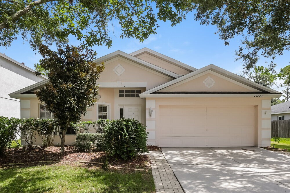 13223 Evening Sunset Ln in Riverview, FL - Foto de edificio