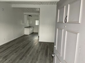 Felton in Inglewood, CA - Foto de edificio - Interior Photo