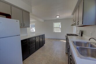 1012-1014 11th St in Silvis, IL - Building Photo - Building Photo