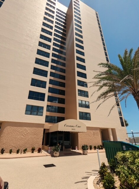 3051 S Atlantic Ave in Daytona Beach, FL - Building Photo - Building Photo