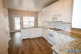 736 Hobbs Rd SE in Huntsville, AL - Building Photo - Building Photo