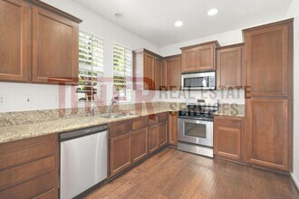 83 Sluice Way in Folsom, CA - Building Photo - Building Photo