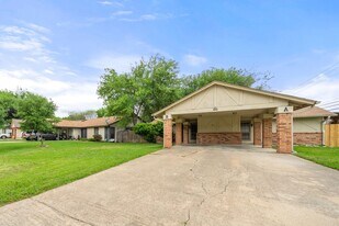100 Meteor Dr in Austin, TX - Building Photo