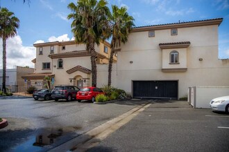 17168 Newhope St in Fountain Valley, CA - Building Photo - Building Photo