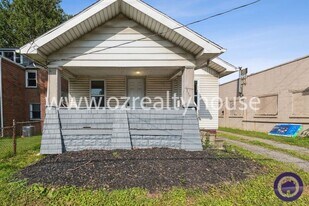 3907 Lagrange St in Toledo, OH - Building Photo