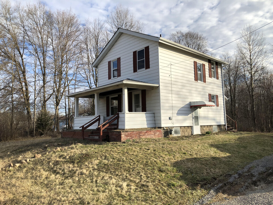 642 N Broad Street Ext in Grove City, PA - Foto de edificio