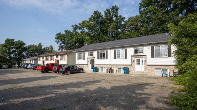 3 Duplexes on Jack Pine Way in Kalamazoo, MI - Building Photo - Primary Photo