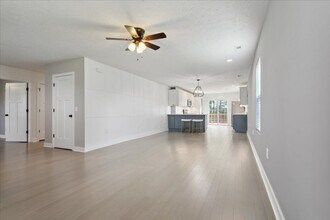 205 Messick Rd in Poquoson, VA - Building Photo - Building Photo