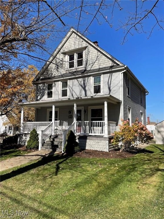 150 Court St in Chardon, OH - Building Photo