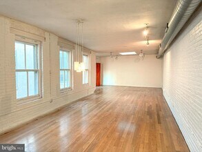 212-20 Race St-Unit -4C in Philadelphia, PA - Building Photo - Building Photo