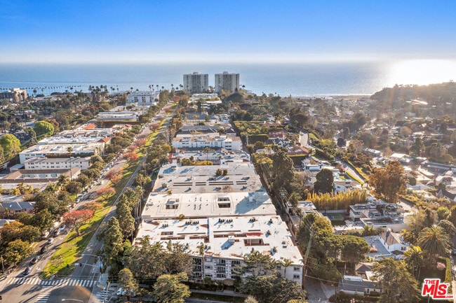 222 7th St in Santa Monica, CA - Building Photo - Building Photo