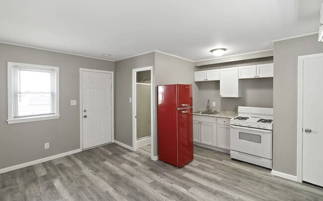 Redford Apartments in Redford, MI - Building Photo - Building Photo