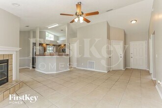 1645 Ponderosa Pine Dr E in Jacksonville, FL - Building Photo - Building Photo