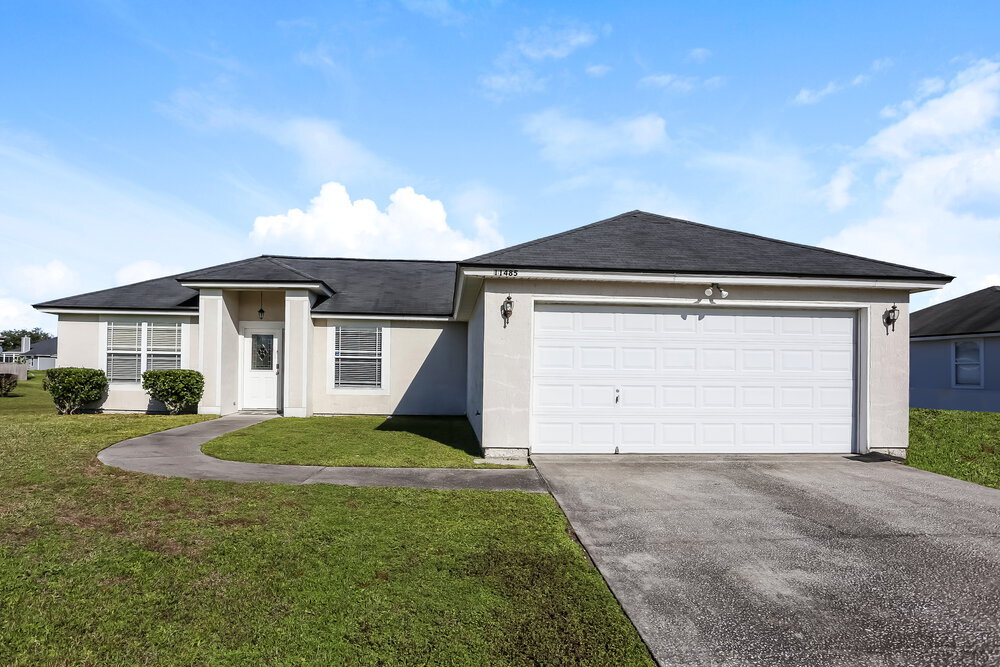 11485 Rolling River Blvd in Jacksonville, FL - Foto de edificio