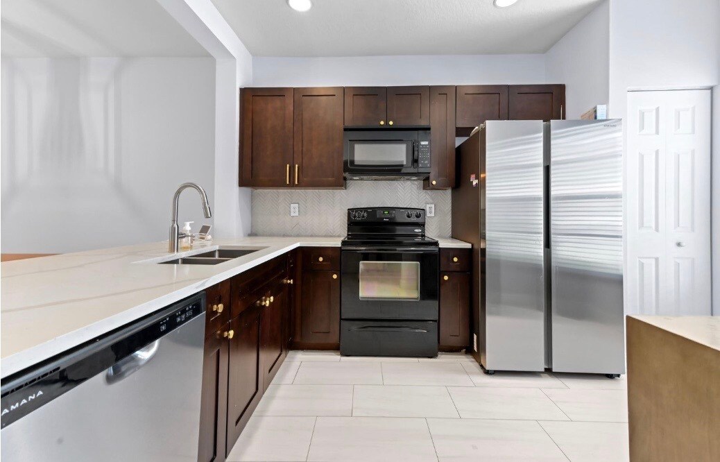 6435 Park Lake Cir in Boynton Beach, FL - Building Photo