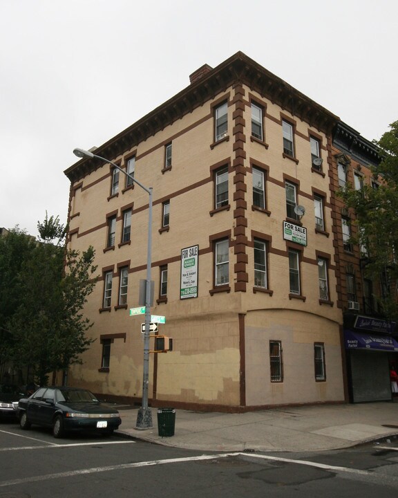 553 Gates Ave in Brooklyn, NY - Building Photo