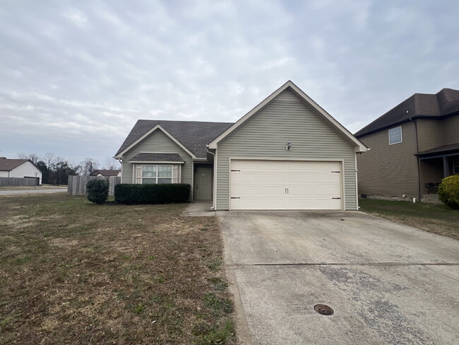 599 Kicker Ct in Clarksville, TN - Building Photo - Building Photo