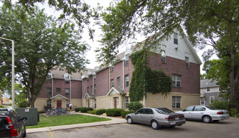 1020 Fahrenbrook Ct Apartments