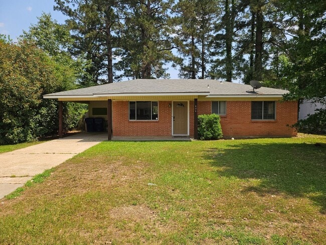 property at 404 Magnolia St