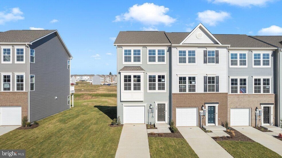 569 Seeback Dr in Charles Town, WV - Foto de edificio